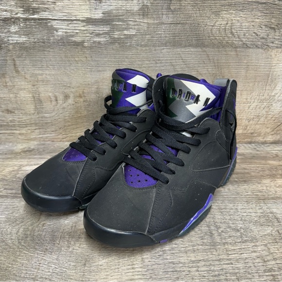 Size 11- Jordan 7 Retro Bucks Away, Ray Allen 2019 - Picture 1 of 14